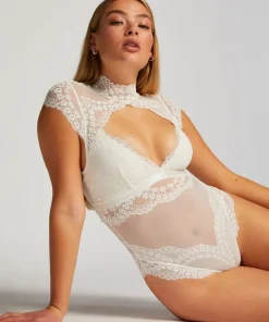 Daisy Body - White
