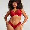 Daisy Thong - Red
