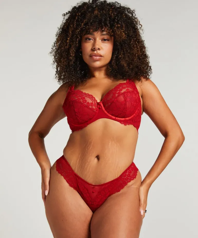 Daisy Thong - Red