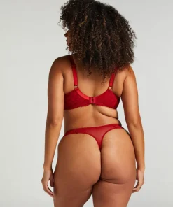 Daisy Thong - Red