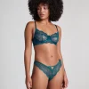 Isabelle Cheekini - Blue