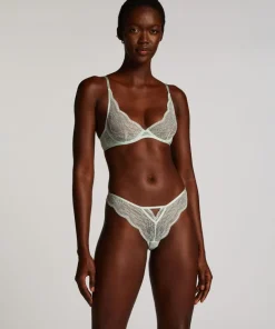 Isabelle Cheekini - Green