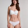 London V-shaped Brazilian - White
