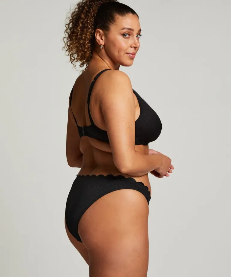Scallop non-padded underwired bikini top - Black