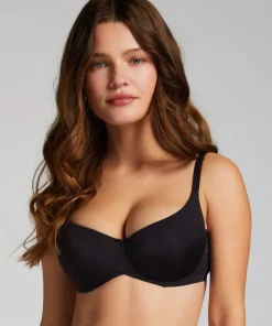 Smooth Padded Underwired Bra - Black