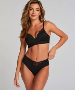Sophie Padded Non-Underwired Bra - Black